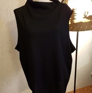 Sleeveless turtleneck